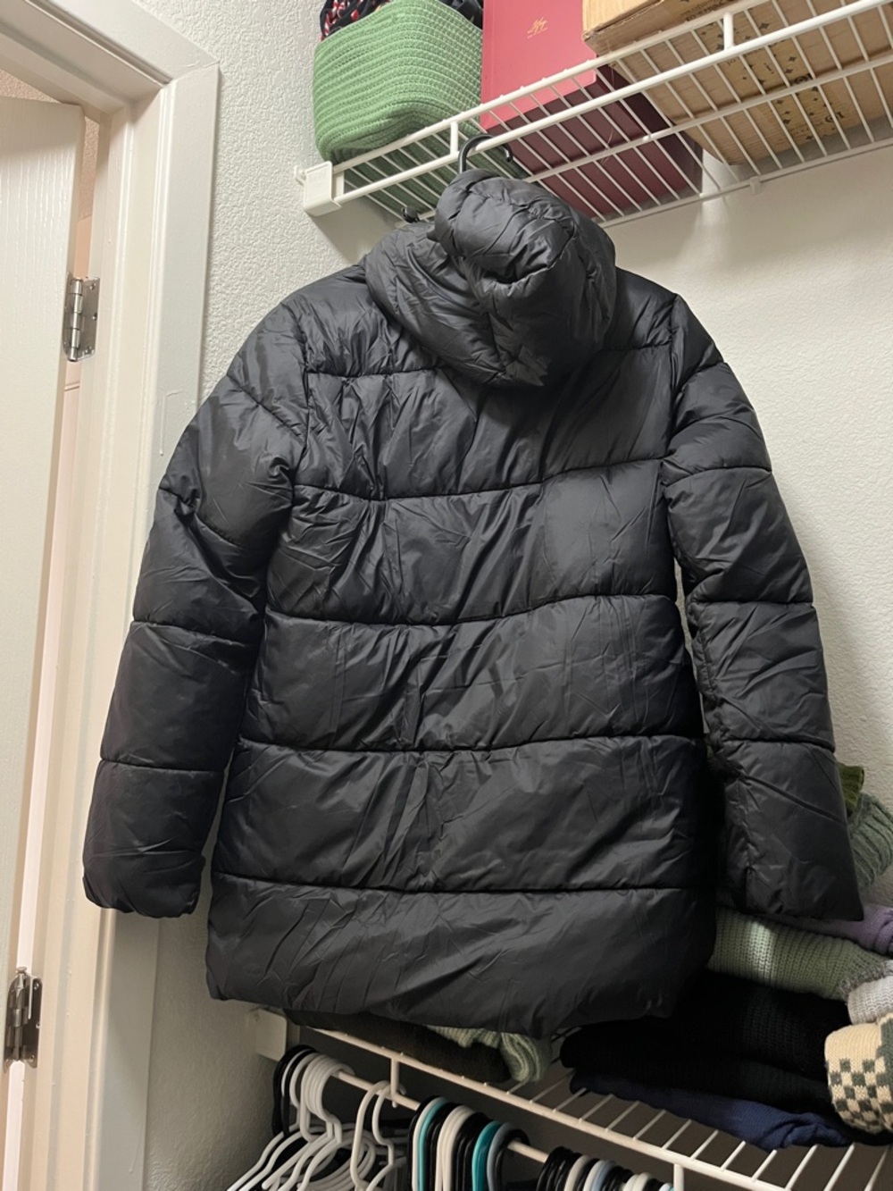 black jacket - Picture 3 of 6